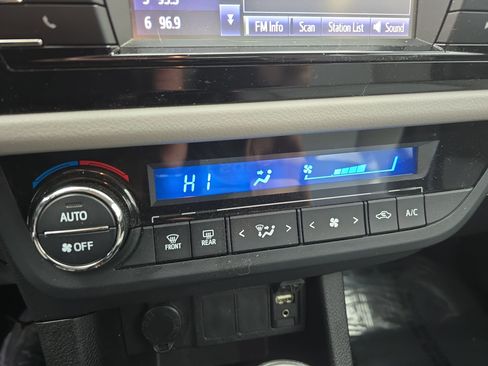 Used 2016 Toyota Corolla LE image 21