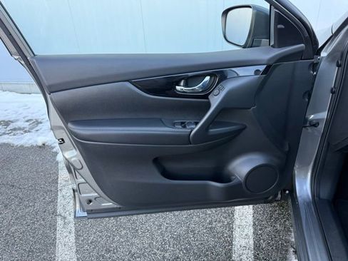 Certified 2021 Nissan Rogue Sport SV image 15