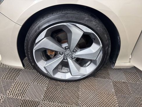 Used 2020 Honda Accord Touring image 35