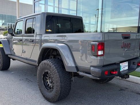 Used 2023 Jeep Gladiator Rubicon w/ Cold Weather Group AWD/4WD image 2