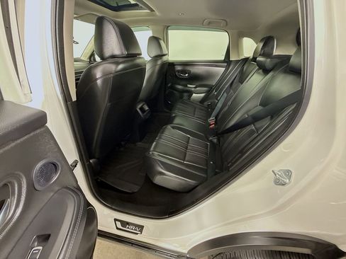 Used 2023 Honda HR-V EX-L image 17
