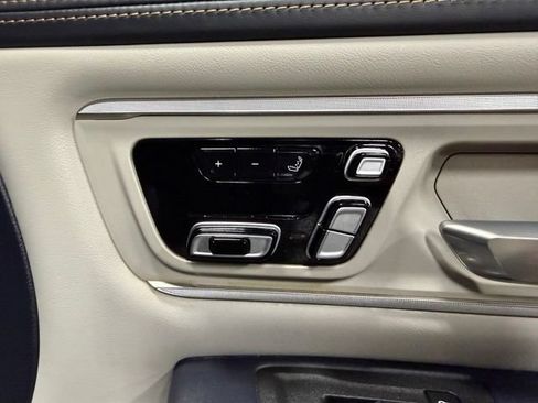 Used 2025 RAM 1500 Tungsten AWD/4WD image 29