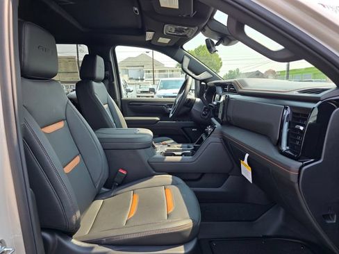 New 2026 GMC Sierra 2500 AT4 w/ AT4 Premium Plus Package AWD/4WD image 10