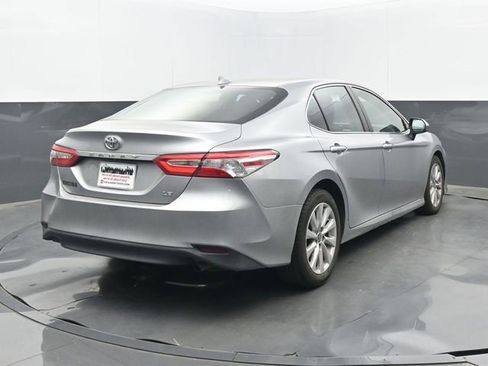 Used 2020 Toyota Camry LE image 6