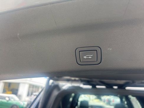 Used 2024 GMC Yukon XL Denali image 24