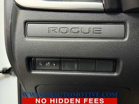 Used 2023 Nissan Rogue S image 33