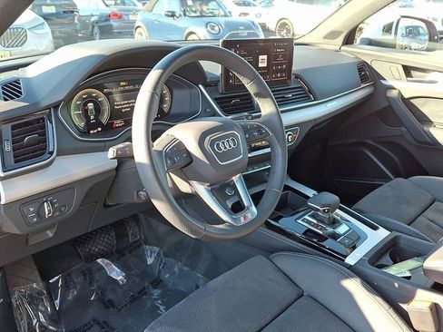 Used 2024 Audi Q5 e Premium Plus image 11