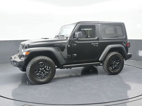 Used 2025 Jeep Wrangler Sport image 2