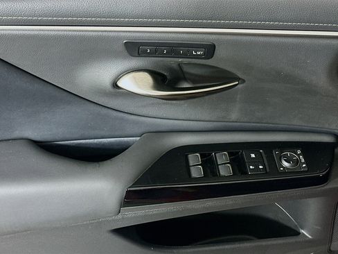 Used 2025 Lexus ES 350 w/ Premium Package image 15