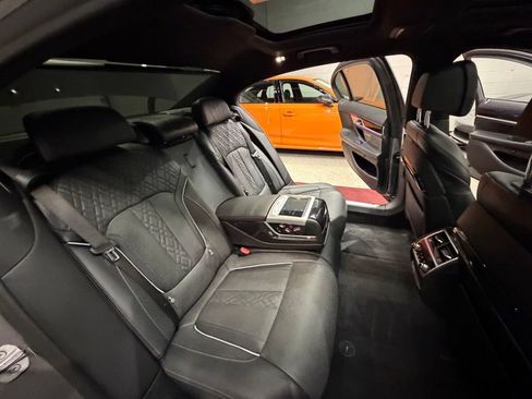 Used 2020 BMW 750i xDrive w/ Luxury Rear Seating Package AWD/4WD image 50