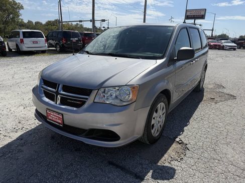 Used 2014 Dodge Grand Caravan SE w/ Quick Order Package 29E SE image 3