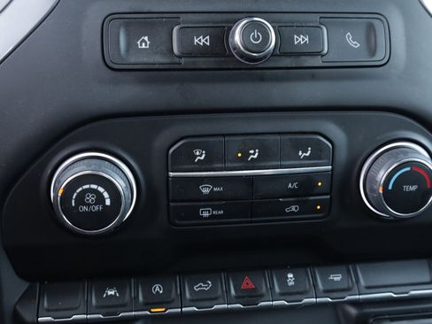 Used 2023 Chevrolet Silverado 1500 Custom image 11