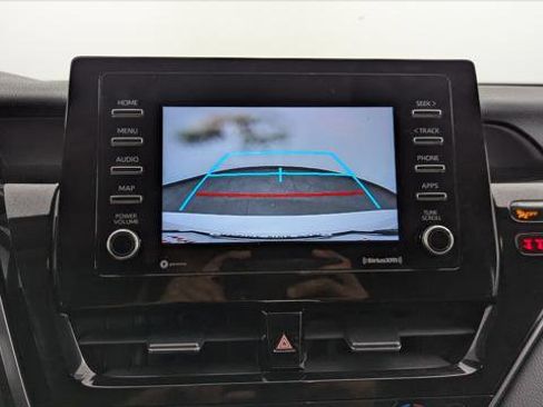 Used 2024 Toyota Camry SE image 28