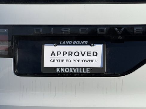 Certified 2025 Land Rover Discovery Dynamic SE image 40