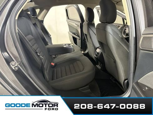 Certified 2017 Ford Fusion SE FWD image 22