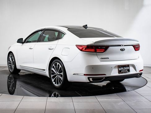 Used 2019 Kia Cadenza Technology image 11