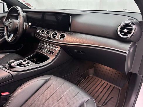 Used 2018 Mercedes-Benz E 300 4MATIC image 19