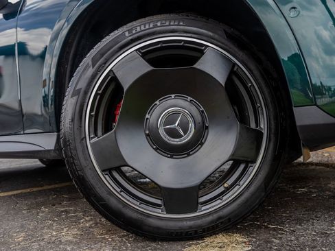 Used 2025 Mercedes-Benz GLC 300 4MATIC image 31