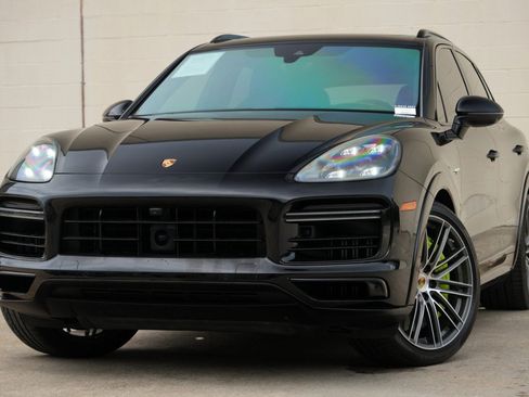 Used 2021 Porsche Cayenne Turbo S AWD/4WD image 3