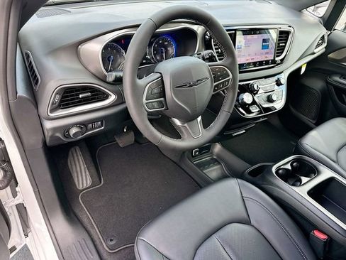 New 2026 Chrysler Voyager LX FWD image 6