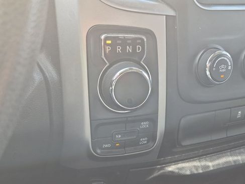 Used 2017 RAM 1500 Classic SLT AWD/4WD image 10
