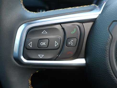 Used 2024 Jeep Wrangler Sahara image 12