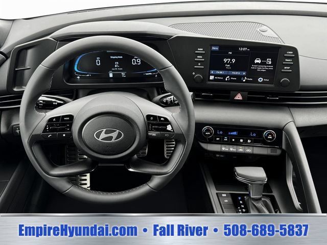 Certified 2025 Hyundai Elantra Sport FWD image 17