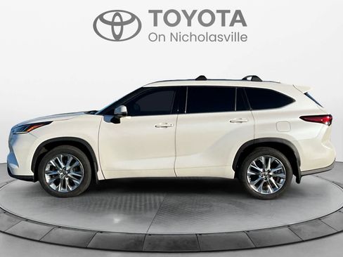 Used 2021 Toyota Highlander Limited image 2