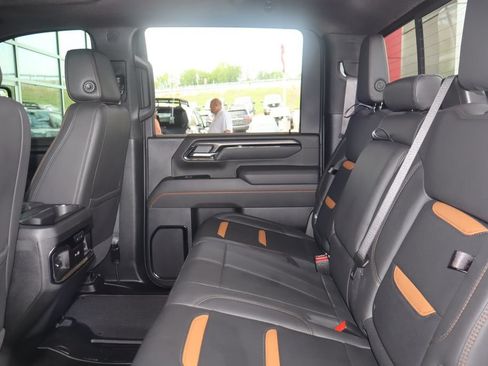Used 2025 GMC Sierra 2500 AT4 AWD/4WD image 37