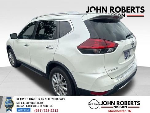 Used 2018 Nissan Rogue SV w/ Sun & Sound Touring Package FWD image 4
