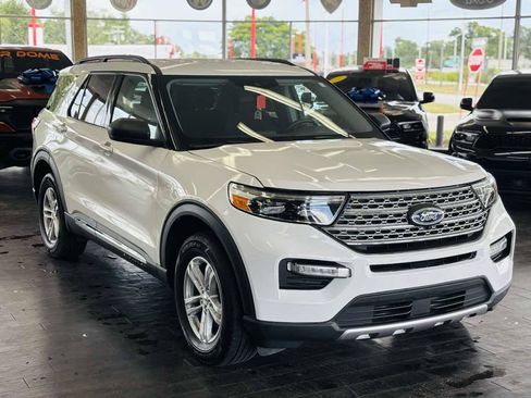 Used 2023 Ford Explorer XLT w/ Class IV Trailer Tow Package AWD/4WD image 1