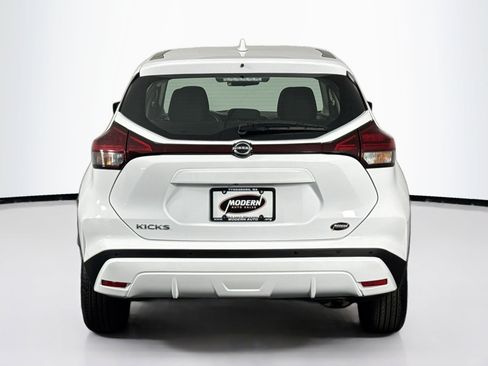 Used 2023 Nissan Kicks S FWD image 10