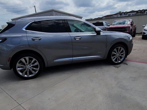 Used 2022 Buick Envision Avenir w/ Technology Package II FWD image 9