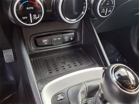 Certified 2024 Hyundai Venue Limited image 20