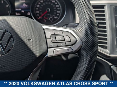 Used 2020 Volkswagen Atlas Cross Sport SE w/ Panoramic Sunroof Package FWD image 28