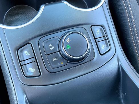Used 2020 GMC Terrain SLE w/ Driver Convenience Package FWD image 32