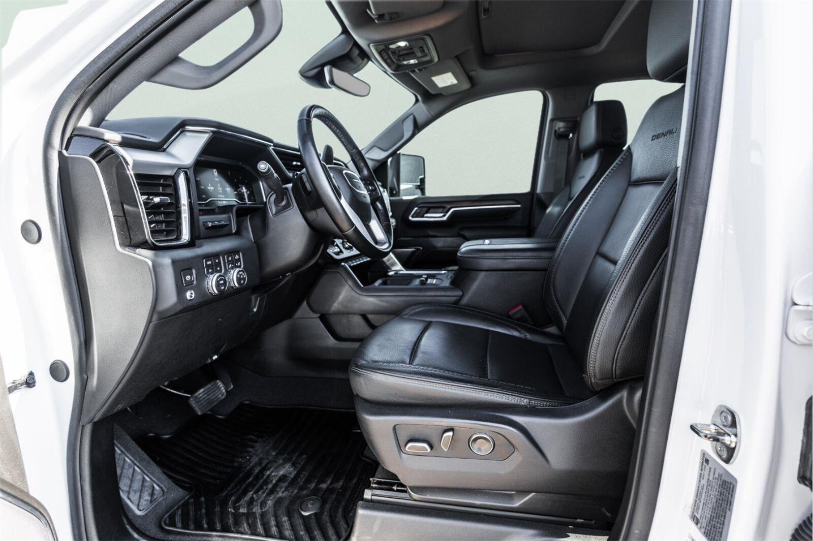 Used 2024 GMC Sierra 2500 Denali w/ Denali Reserve Package AWD/4WD image 14