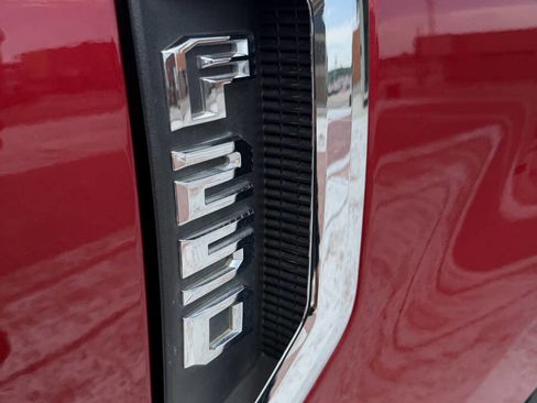 Used 2017 Ford F250 Lariat w/ Lariat Ultimate Package AWD/4WD image 11