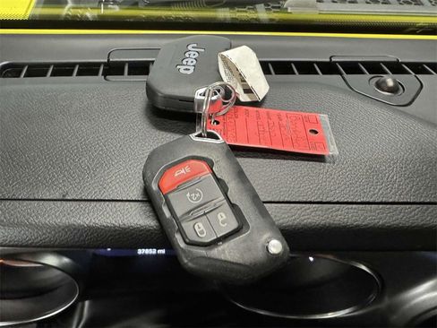 Used 2022 Jeep Wrangler Unlimited Sport image 31