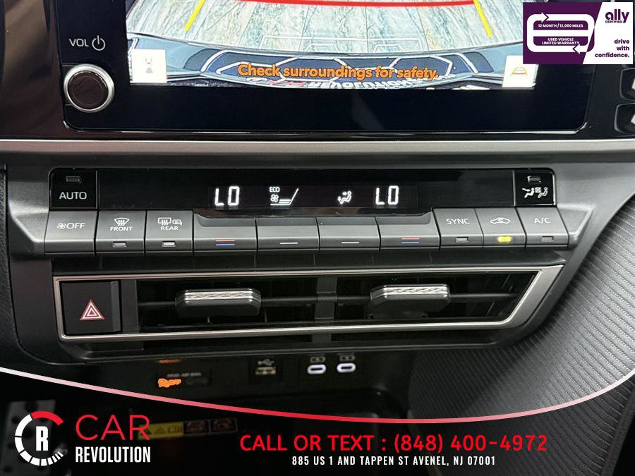 Used 2025 Toyota Camry SE FWD image 21