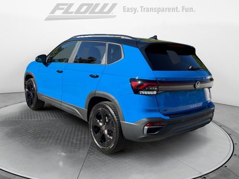 New 2026 Volkswagen Taos SE AWD/4WD image 5