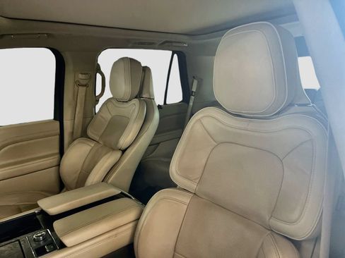 Used 2019 Lincoln Navigator Reserve AWD/4WD image 22