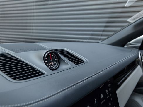 Certified 2022 Porsche Cayenne Coupe image 20