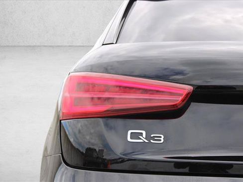 Used 2018 Audi Q3 2.0T Premium AWD/4WD image 9
