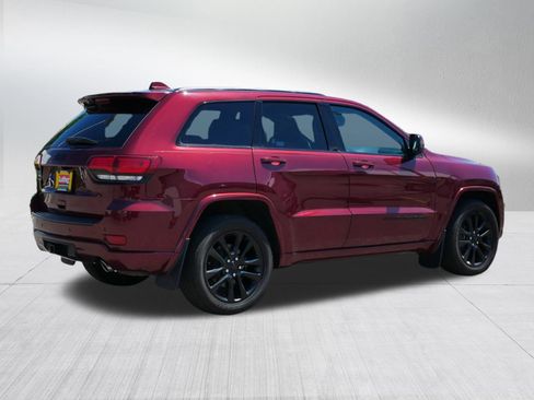 Used 2019 Jeep Grand Cherokee Altitude AWD/4WD image 7