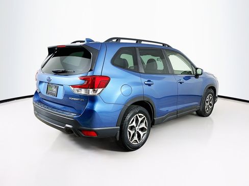 Used 2022 Subaru Forester Premium image 9