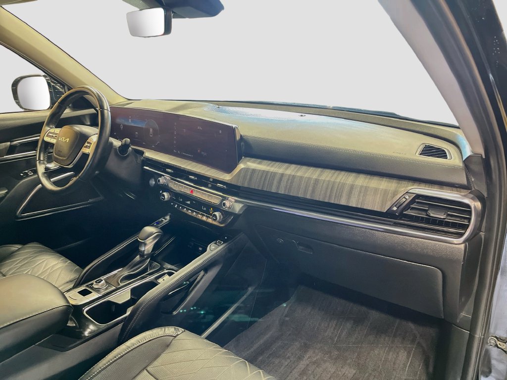 Used 2025 Kia Telluride SX w/ SX Captain's Chair Package AWD/4WD image 32