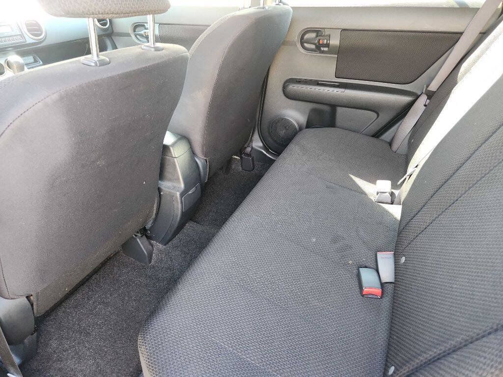 Used 2010 Scion xB FWD image 9