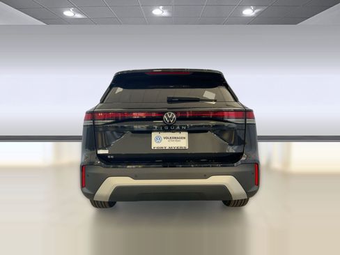 New 2026 Volkswagen Tiguan SE image 10