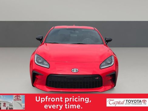Used 2023 Toyota GR86 Premium w/ ALL Weather Mat Package (TMS) RWD image 3